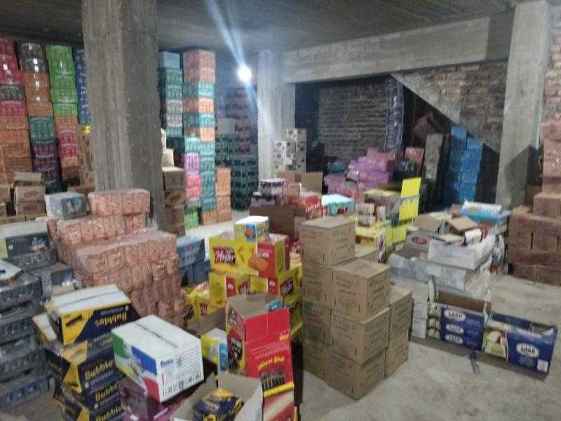 تموين الأقصر : ضبط ربع طن زيوت محركات سيارات مجهولة المصدر بأرمنت