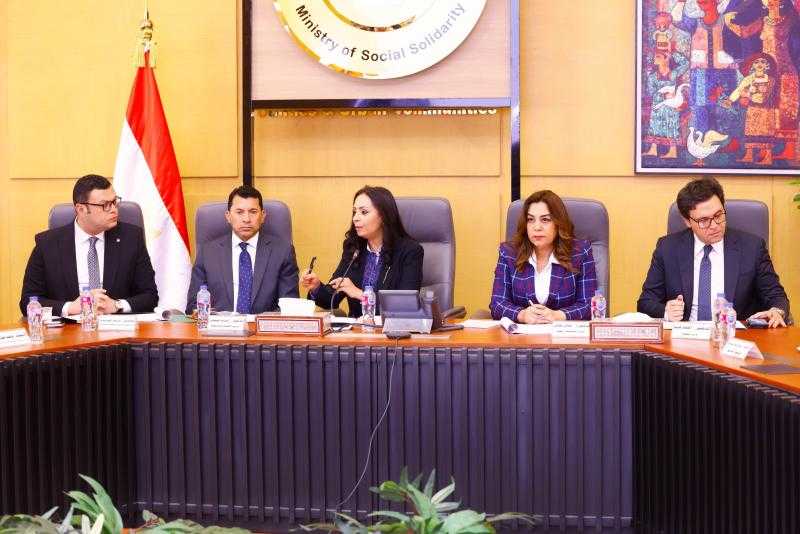 وزيرة التضامن الاجتماعي تترأس اجتماع مجموعة العمل الوزارية بشأن تنفيذ مقترحات زيادة فصول الحضانات