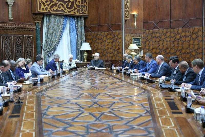 وفد «الكلية الملكية لدراسات الدفاع بالمملكة المتحدة» يشيد بدور الأزهر التاريخي في ترسيخ السلام