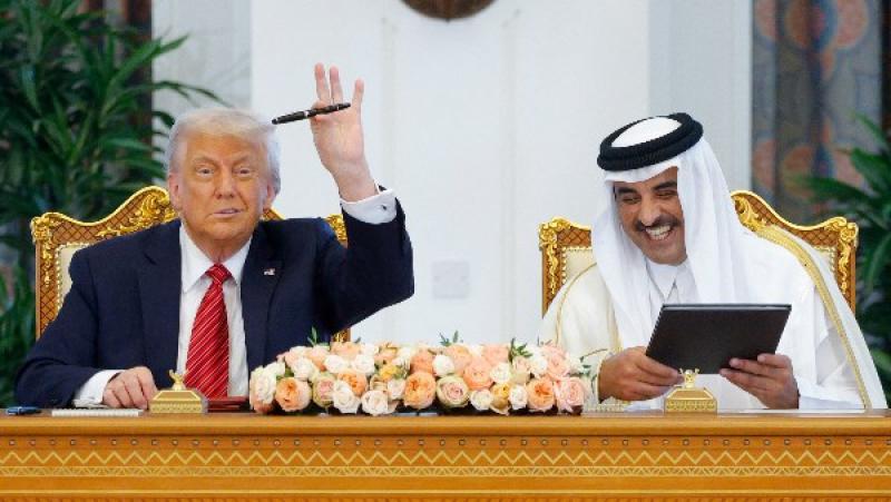 امير قطر يهدي ترامب قلما فاخرا