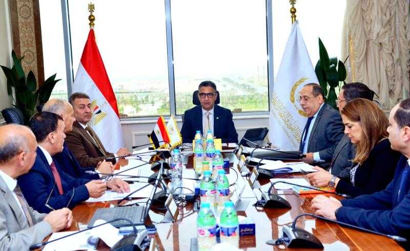 وزير التموين يجتمع برئيسي شركتي النيل والإسكندرية للمجمعات الاستهلاكية لمتابعة خطة تطوير المجمعات وتوفير السلع الأساسية