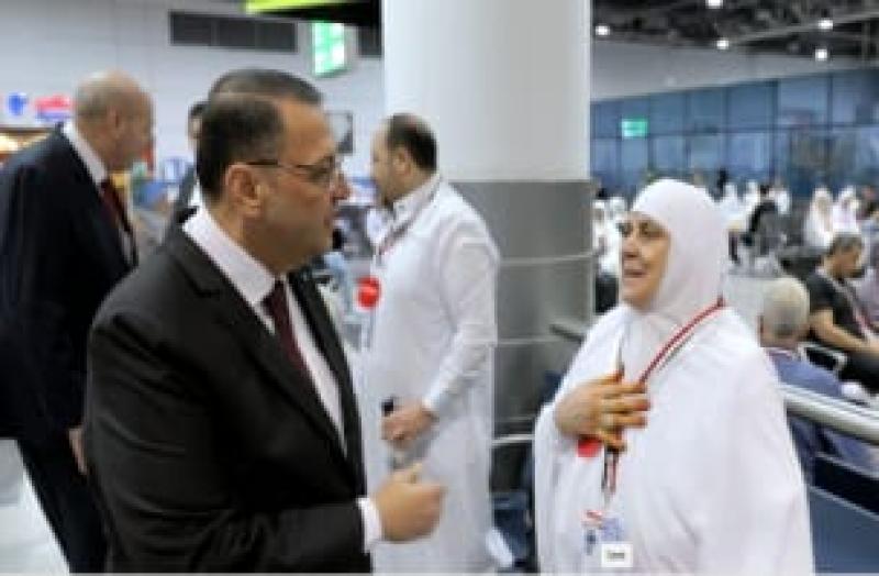 جانب من أول رحلات حجاج القرعة 
