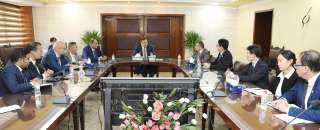 وزير الزراعة يبحث مع كبرى الشركات الكورية الاستثمار في مجال إنتاج لقاحات الدواجن في مصر