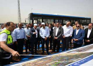 رئيس الوزراء يتفقد المرحلة الأولى من التشغيل التجريبى لمشروع الأتوبيس الترددي لمتابعة جاهزية تشغيله للمواطنين