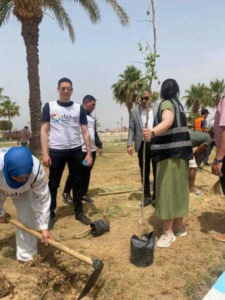 زراعة ٢٠٠ شجرة بشاطئ التعاون بالإسماعيلية ضمن مبادرة اتحضر للأخضر