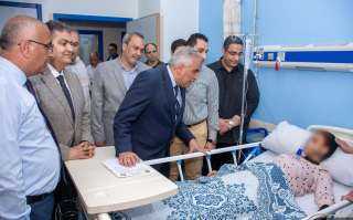 رئيس جامعة طنطا يزور طالبات كلية علوم الرياضة للاطمئنان على حالتهم الصحية