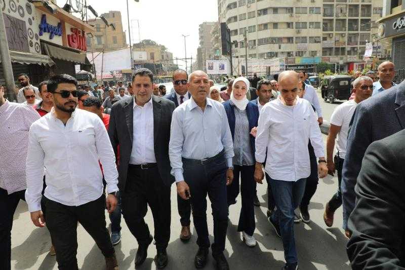 محافظ القاهرة يتفقد شارع روض الفرج الممتد بين حيى الساحل وروض الفرج