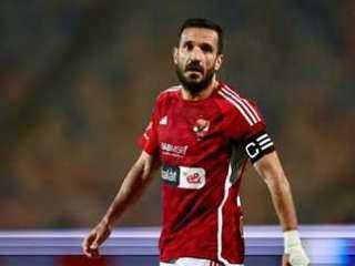عاجل | مشهد غريب يُربك جماهير الأهلي.. ماذا حدث مع معلول؟