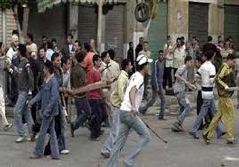 مشاجرة عائلية تنتهي بمقتل شخص وإصابة ابنه في الهرم
