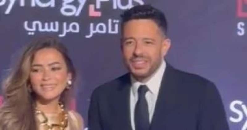حماقي وزوجته