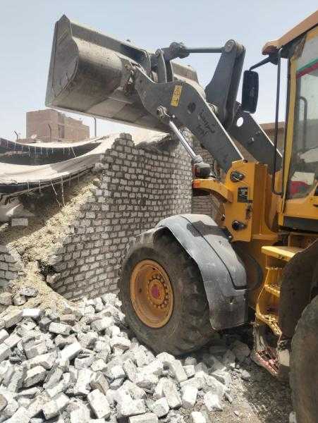 محافظ أسيوط: إزالة 27 حالة تعدي واسترداد 73 فدان بمركزي الفتح وأبوتيج