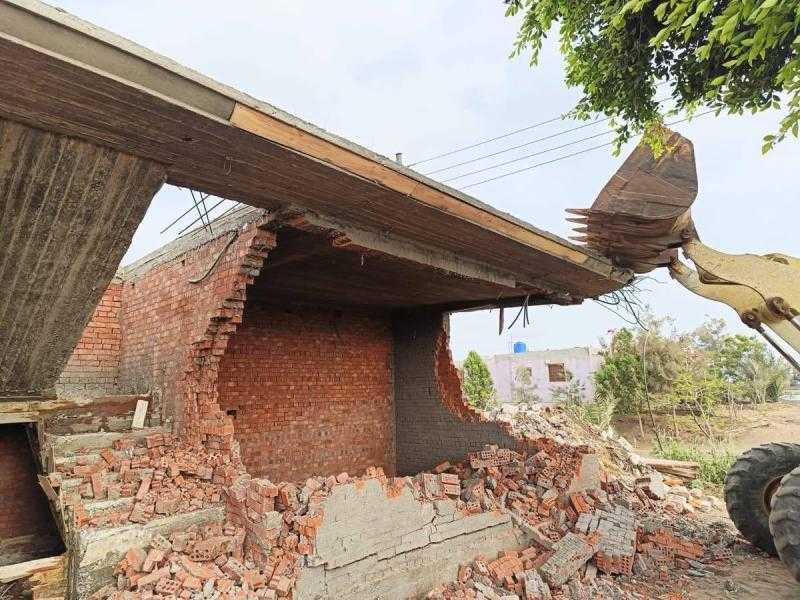 محافظ كفرالشيخ: إزالة فورية لحالتي تعدٍ على أرض زراعية بالحامول بمساحة 250م²