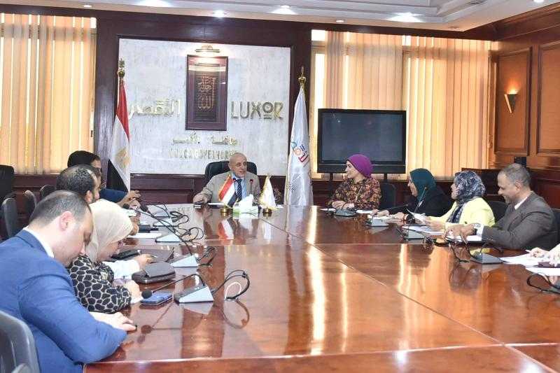 محافظ الأقصر يترأس المجلس الصحي الثاني لمناقشة تحديات الرعاية الصحية وتطوير الخدمات
