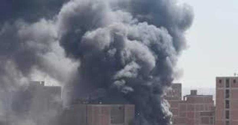 حريق داخل مصنع أسمدة فى منطقة التبين