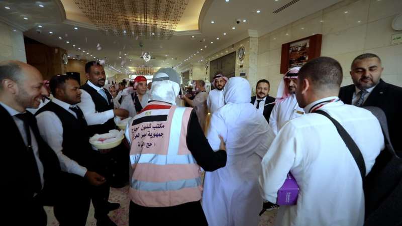 ورود وأناشيد وفرحة.. استقبال حجاج القرعة