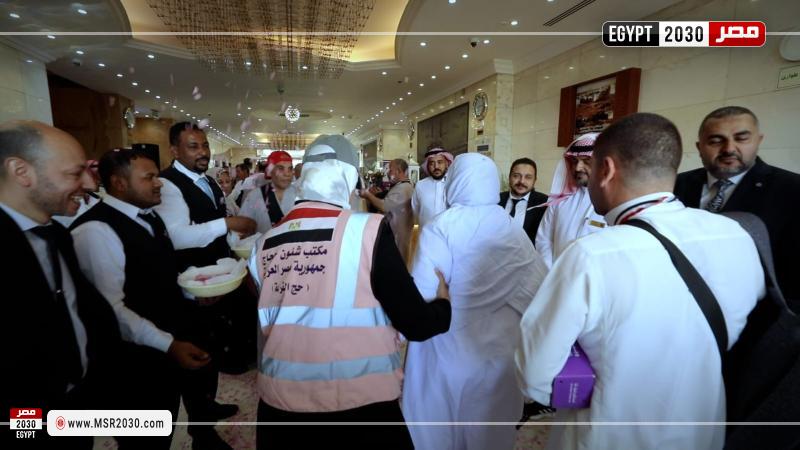 ورود وأناشيد وفرحة.. استقبال حجاج القرعة