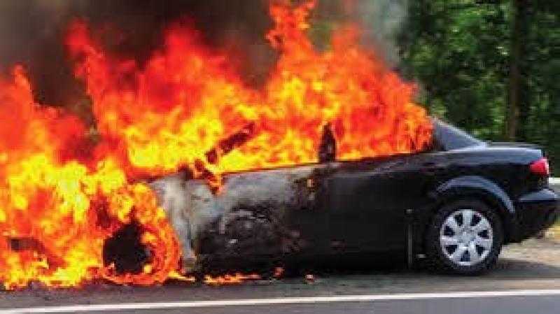 إصابة شخصين في حريق سيارة ملاكي بحدائق أكتوبر