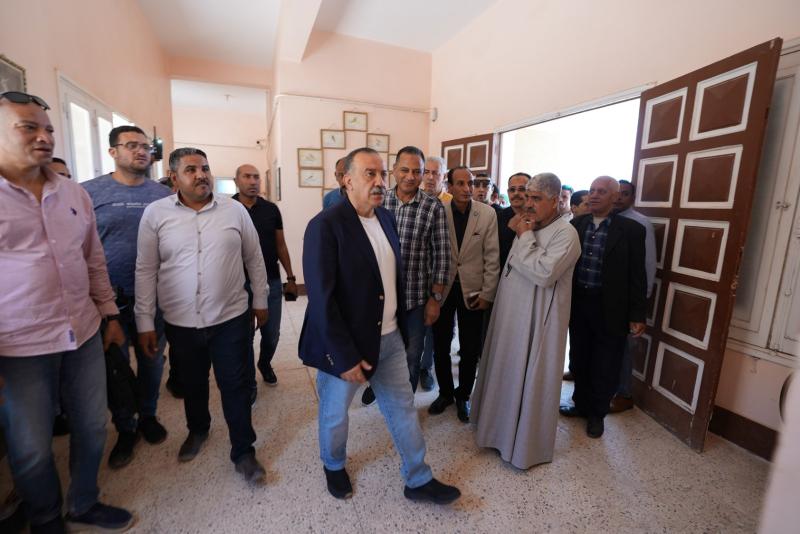 محافظ أسيوط 