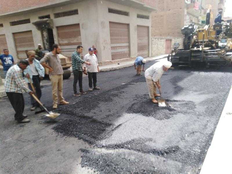 محافظ أسيوط: استكمال أعمال رصف شوارع حي السلام بمنفلوط لتحسين البنية التحتية