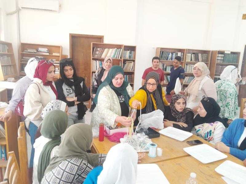 جامعة قناة السويس تنمّي المهارات الفنية لطلابها من خلال فاعلية تدريبية على المشغولات اليدوية