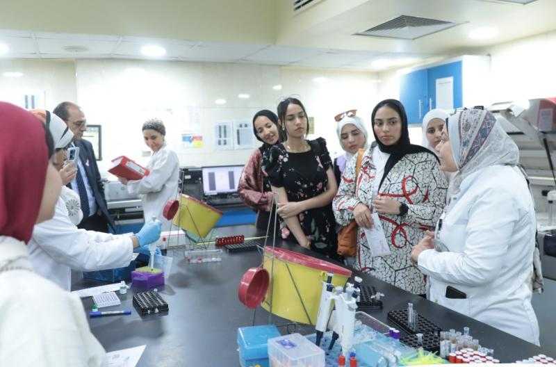 برنامج المختبرات الطبية بحلوان الأهلية ينظم زيارة علمية لمؤسسة بهية