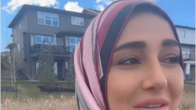 حلا شيحة تظهر بالحجاب وتدعو لدعم أهل غزة