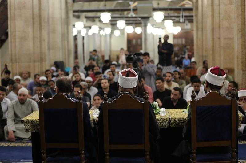ملتقى الجامع الأزهر: الإسلام تعامل مع آفة الخمر بمنهج تدريجي لاقتلاعها من المجتمع الجاهلي