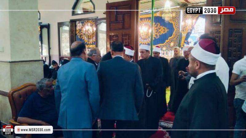 مدير مديرية أوقاف الإسماعيلية يقدم واجب العزاء لأسرة الطيار الشهيد