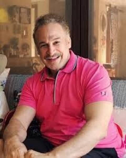 الإفراج عن المخرج عمر زهران بعد قضاء نصف مدة حبسه في قضية سرقة مجوهرات