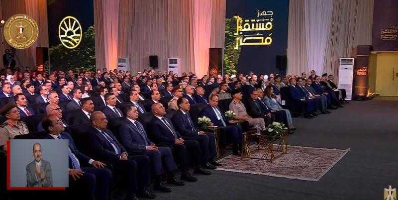 السيسي: الأراضي الجديدة توفر فرص عمل لـ600 ألف أسرة ودخل لا يقل عن 7 آلاف جنيه