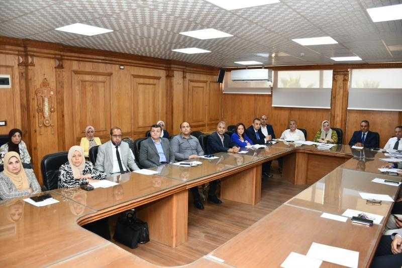 مجلس خدمة المجتمع بجامعة قناة السويس يستعرض إنجازاته ويطلق مبادرات تنموية وتوعوية جديدة
