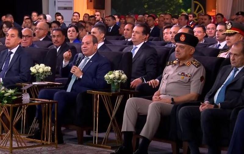 السيسي: الدولة تعمل على تخطيط عمراني متكامل ليشمل 3 محافظات