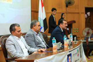 رئيس جامعة كفر الشيخ يعلن افتتاح مركز القيادات الطلابية بالجامعة