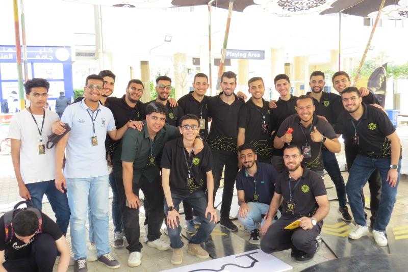 كلية الهندسة بجامعة المنصورة تكرم الطلاب الفائزين في مسابقة الروبوتات ”Plaza”