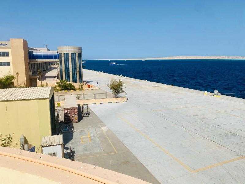 إعادة فتح ميناء الغردقة البحرى وانتظام الحركة الملاحية بموانئ البحر الأحمر