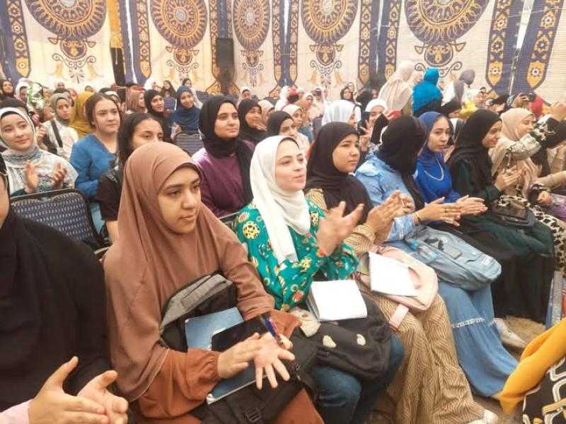 محافظ أسيوط يشيد بالقوافل التعليمية ويؤكد دورها في تحسين جودة التعليم