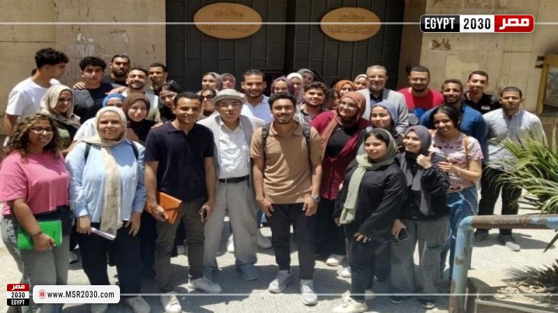 طلاب كلية الفنون التطبيقية بالجامعة المصرية الروسية