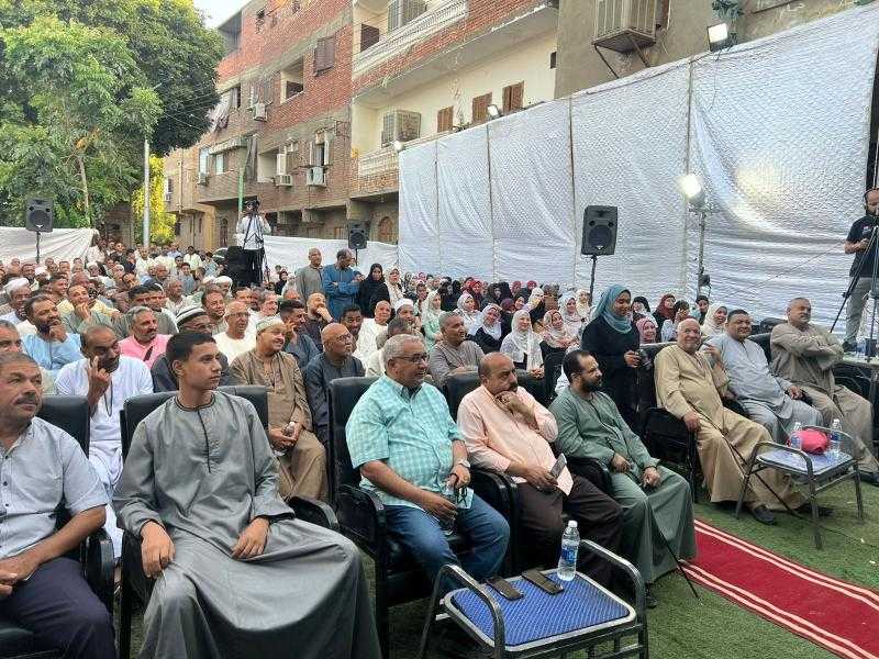 بحضور وكيل وزارة التضامن الاجتماعي بالأقصر عرض مسرحي لتقديم رسائل توعوية مبتكرة للمزارعين بمدينة إسنا