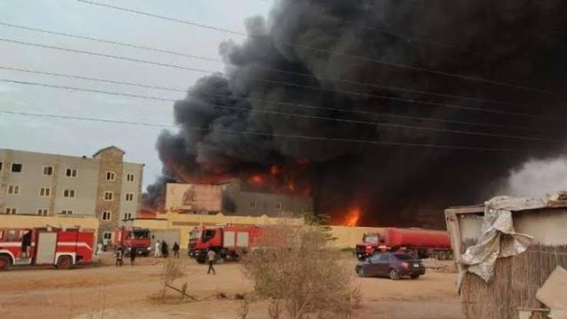 السيطرة على حريق داخل مصنع عطور بمدينة بدر دون إصابات