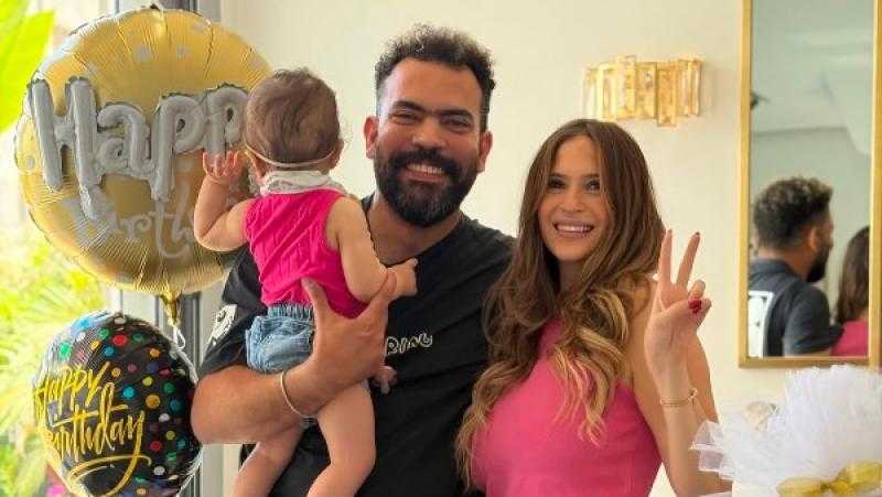 خالد عليش يحتفل بعيد ميلاده الـ39 مع ابنته ”عاليا”