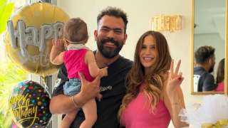 خالد عليش يحتفل بعيد ميلاده الـ39 مع ابنته ”عاليا”