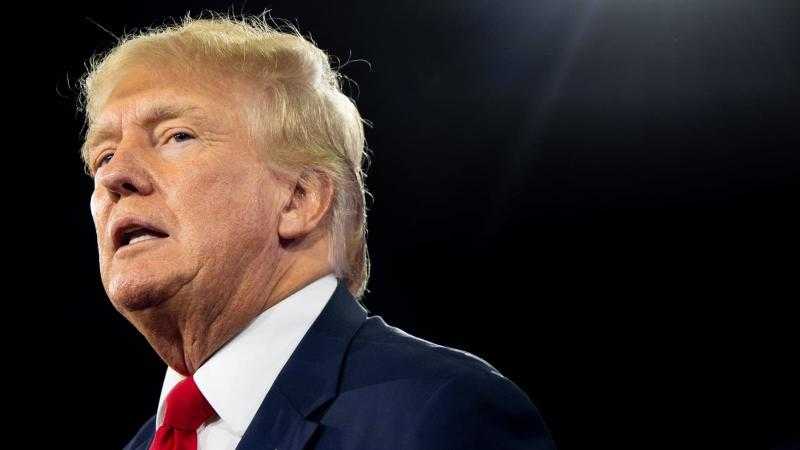 ترامب يهدد شركات الهواتف الذكية بفرض رسوم جمركية باهظة | تفاصيل