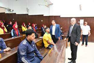 590 طالبًا وطالبة يؤدون امتحانات متطلب الحاسب الآلي بكلية العلوم الرياضية بجامعة قناة السويس