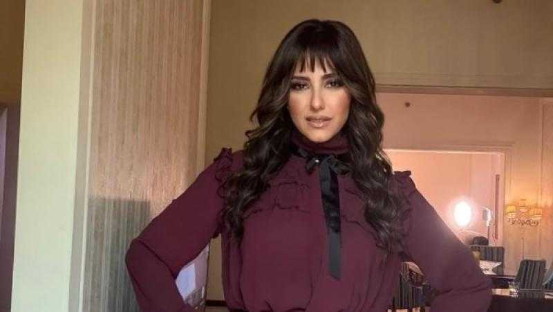 بألوان ترابية.. حنان مطاوع تشارك جمهورها بأحدث إطلالاتها