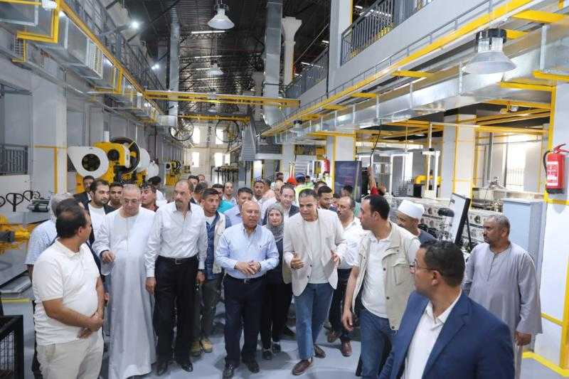 وزير الصناعة والنقل يفتتح مصنع الرضوان الدولي للصناعات الهندسية المتخصص في انتاج كباسات أجهزة التبريد بسوهاج
