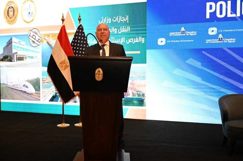 وزير الصناعة والنقل يستعرض الإنجازات التي تم تحقيقها في قطاعى الصناعة والنقل والفرص الاستثمارية المتاحة في القطاعين