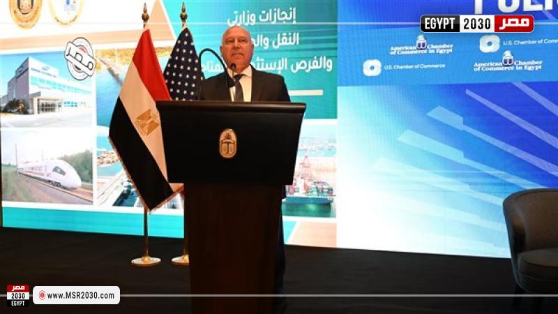 الفريق مهندس كامل الوزير يستعرض إنجازات قطاعى الصناعة والنقل
