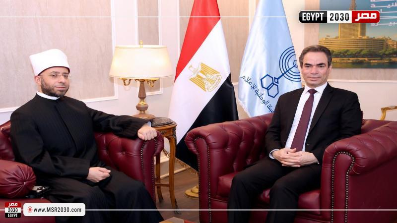 الكاتب أحمد المسلماني رئيس الهيئة الوطنية للإعلام والدكتور أسامة الأزهري وزير الأوقاف