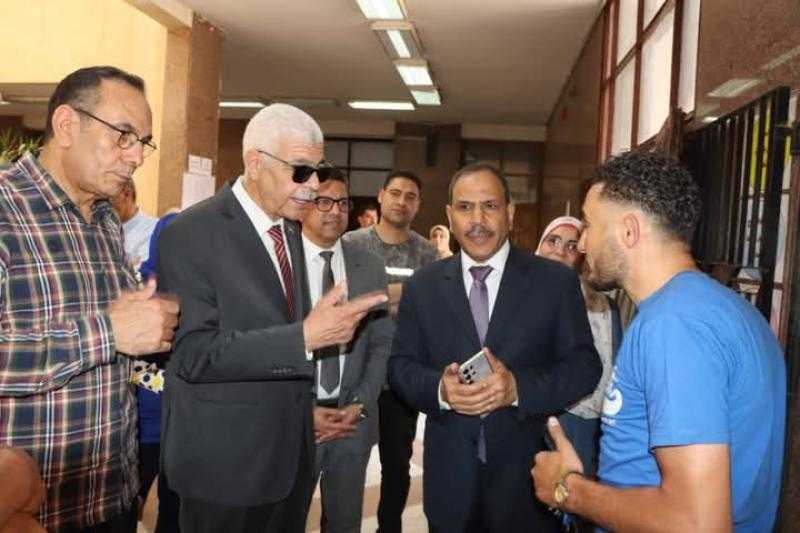 رئيس جامعة المنوفية يتفقد المجمع النظري و يتابع تجهيزات مراكز القياس والتقويم