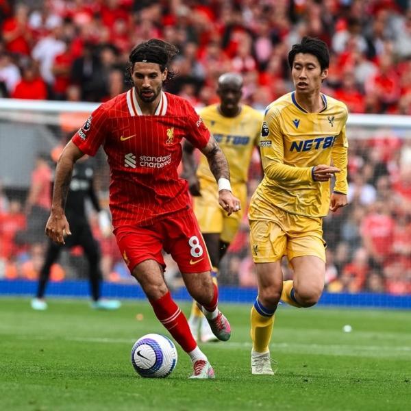 ليفربول يتعادل مع كريستال بالاس ويحتفل بلقب الدوري الإنجليزي